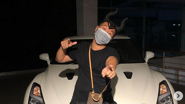 Gaya Mewah Crazy Rich yang Viral Keliling Rumah Pakai Ojol