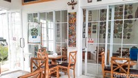 Restoran ini mengusung konsep yang homey dan artistik. Dijamin betah untuk ngumpul bersama keluarga dan teman di sini. Di lantai 4-nya ada area rooftop yang keren buat foto-foto lho! Foto: detikFood / Yenny Mustika Sari