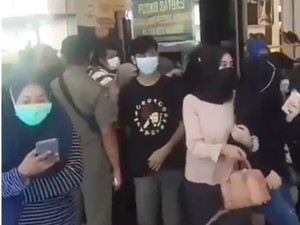Mal Panakkukang Ramai Jelang Lebaran, Pengunjung Berdesakan