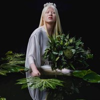 Kepada BBC, Xueli mengatakan bahwa ia ingin mengurangi stereotip model albino dalam pemotretan sebagai hantu atau malaikat. Foto: dok. Instagram/@xueli_a