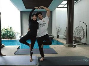 9 Aksi Atta Halilintar dan Aurel Hermansyah Yoga Kamasutra, Demi Dapat Anak