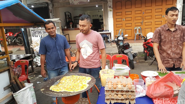 Berburu takjil ke Jalan Garuda Teater