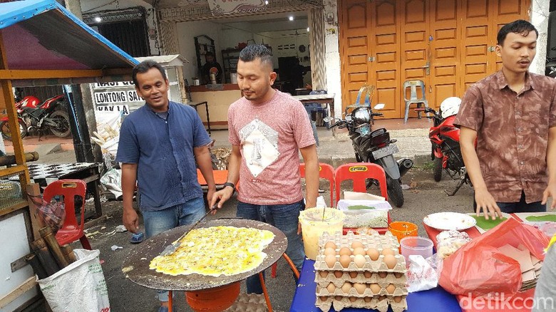 Berburu takjil ke Jalan Garuda Teater