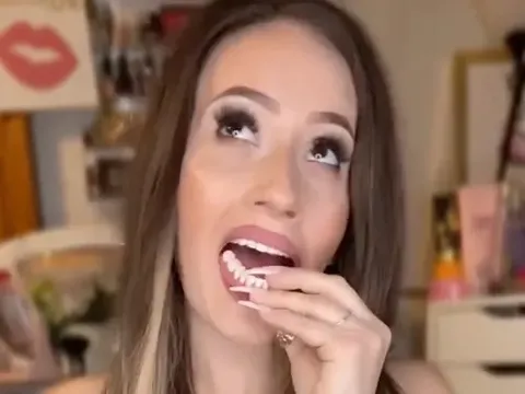 Bintang TikTok Tidak Punya Gigi