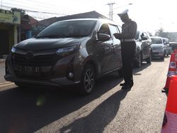Hari Pertama Larangan Mudik, Kendaraan Non-Pelat Bandung Diputar Balik