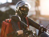 Jangan Anggap Sepele, Ini Bahayanya Mengendarai Motor saat Cuaca Panas