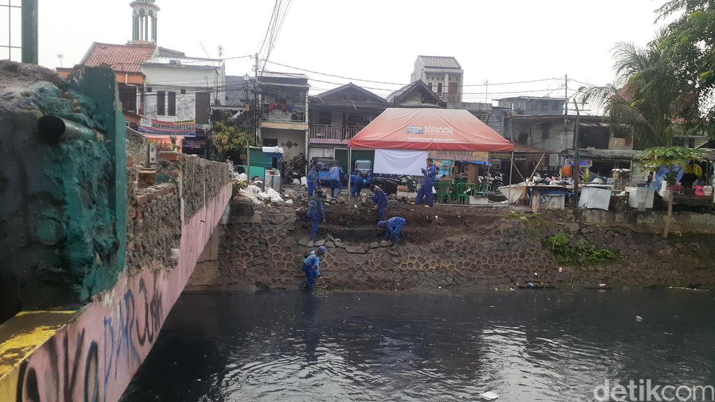 Jembatan Kota Paris di Johar Baru Jakpus dibangun menjadi taman. 6 Mei 2021. (Afzal Nur Iman/detikcom)