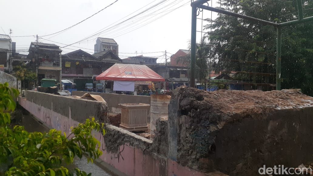 Jembatan Kota Paris di Johar Baru Jakpus dibangun menjadi taman. 6 Mei 2021. (Afzal Nur Iman/detikcom)