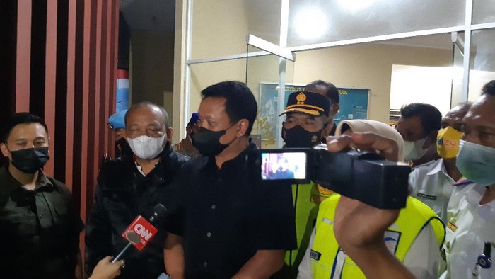 Kapolda Banten Irjen Rudy Heriyanto di Pelabuhan Merak saat penyekatan larangan mudik, Kamis (6/5/2021).