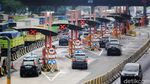 Imbas Penyekatan Gerbang Tol Cikupa Arah Merak Macet
