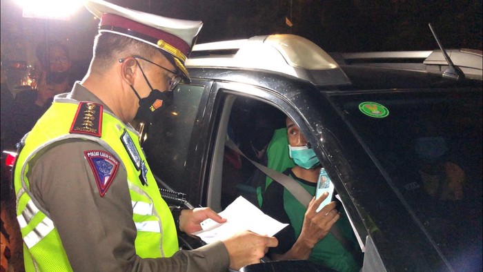 KOMBES POL SAMBODO PURNOMO YOGO - Dirlantas Polda Metro Jaya sekat pemudik.