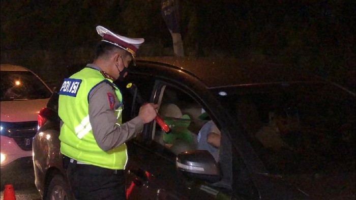 KOMBES POL SAMBODO PURNOMO YOGO - Dirlantas Polda Metro Jaya sekat pemudik.