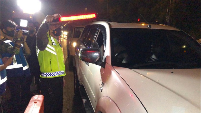 KOMBES POL SAMBODO PURNOMO YOGO - Dirlantas Polda Metro Jaya sekat pemudik.