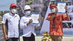 Santuy, Ini Momen Sandiaga Uno Naik Sepeda Listrik di Mandalika