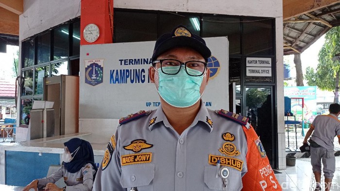 Kepala Terminal Kampung Rambutan, Made Jony