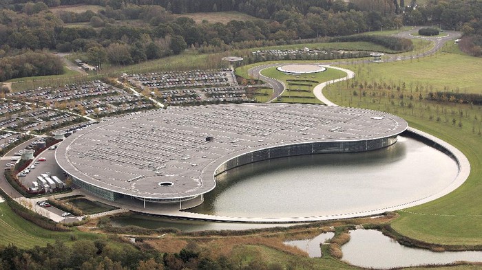 WOKING - NOVEMBER 10: A view of the McLaren factory on November 10, 2006 near Woking, England (Photo by Peter Macdiarmid/Getty Images)