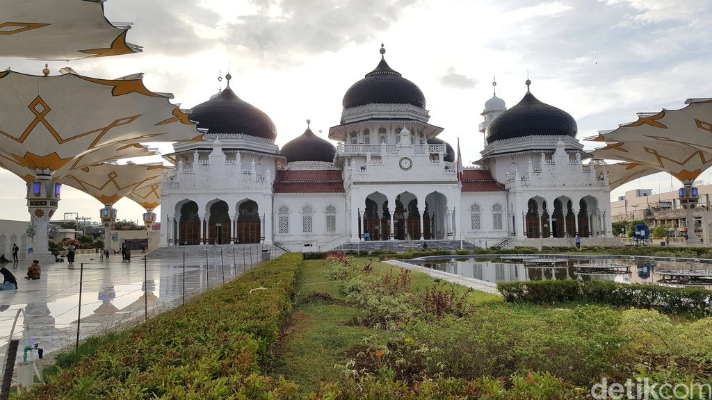 Masjid Raya Baiturrahman di Banda Aceh