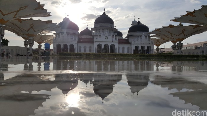 Masjid Raya Baiturrahman di Banda Aceh