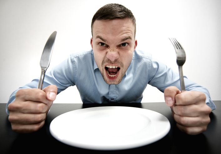 Apakah Mengeluh Lapar dan Membicarakan Makanan Bisa Membatalkan Puasa?