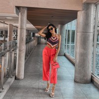 Di bulan puasa ini Millen malah mengumbar banyak kulitnya. Tidak sedikit netizen yang berkomentar bahwa selebgram 21 tahun itu tidak menghormati bulan puasa.  Foto: dok. Instagram/@millencyrus