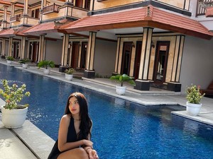 Millen Cyrus Berbikini di Bali, Disebut Tidak Menghormati Bulan Puasa