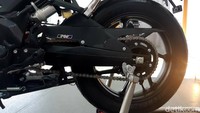 Aura big bike semakin terpancar serta pergantian lengan ayun (swingarm) banana yang kini menggunakan milik CBR250RR. Foto: Ridwan Arifin