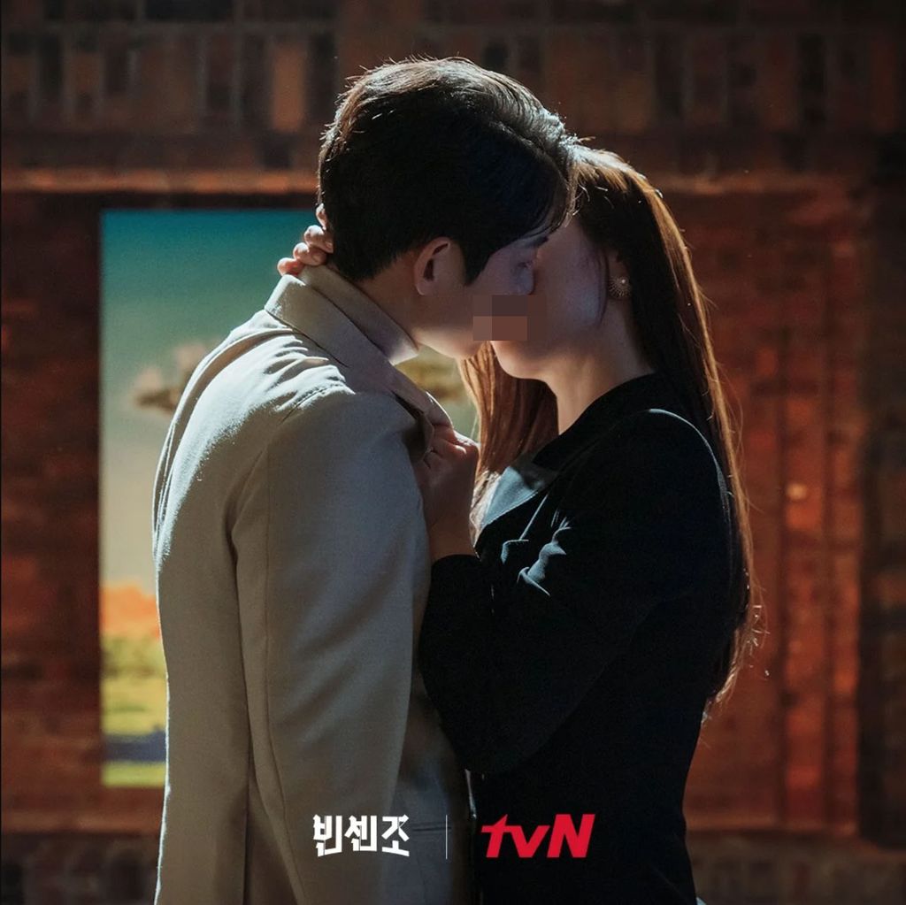 Momen Mesra Song Joong Ki dan Jeon Yeo Bin di Vincenzo 2 Momen Mesra Song Joong Ki dan Jeon Yeo Bin