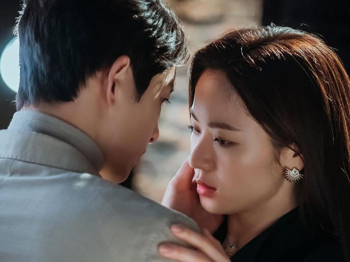 2 Momen Mesra Song Joong Ki dan Jeon Yeo Bin