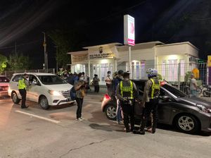 Mudik Dilarang, Pemotor hingga Bus di Suramadu Terpaksa Putar Balik