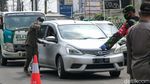 Nggak Mau Kecolongan Jalan Parung Bogor Juga Disekat
