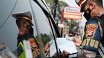Nggak Mau Kecolongan Jalan Parung Bogor Juga Disekat