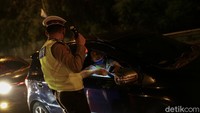 Sebanyak 725 kendaraan diputar balik, dan tiga kendaraan diamankan.