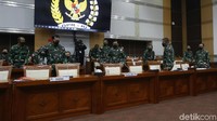 Awalnya rapat ini digelar terbuka. Namun, ketika pembahasan terkait alutsista, rapat digelar tertutup.