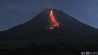 Jarak luncur lava pijar sejauh 1.600 meter ke arah barat daya. 