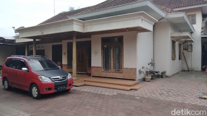perawat cantik dibakar