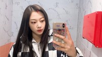 Aespa adalah girl group Korea Selatan di bawah naungan SM Entertainment. Beranggotakan Karina, Giselle, Winter, dan NingNing, Aespa sudah punya banyak penggemar internasional. Salah satu membernya adalah Giselle yang mempesona. Foto: Instagram giselle._aespa._/giselle_aespa