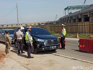 Larangan Mudik, 156 Kendaraan Diputar Balik di GT Tol Cileunyi Bandung
