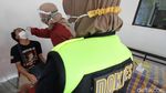 Polisi Bersenjata Lengkap Perketat Penyekatan di Solo