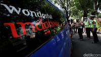 Sebagai informasi, larangan mudik berlaku dari hari ini hingga tanggal 17 Mei nanti. Semua ini demi melindungi rakyat Indonesia dari bahaya COVID-19.