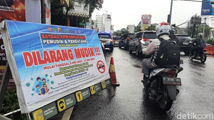Pos penyekatan di Bogor