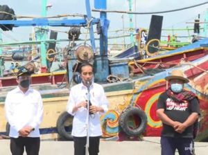 Berkunjung ke PPDI Brondong, Jokowi Dapat Keluhan Ini dari Nelayan
