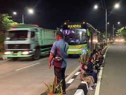 Akhirnya Pemudik yang Terlantar di Suramadu Lolos Usai Dijemput Mobil Plat M