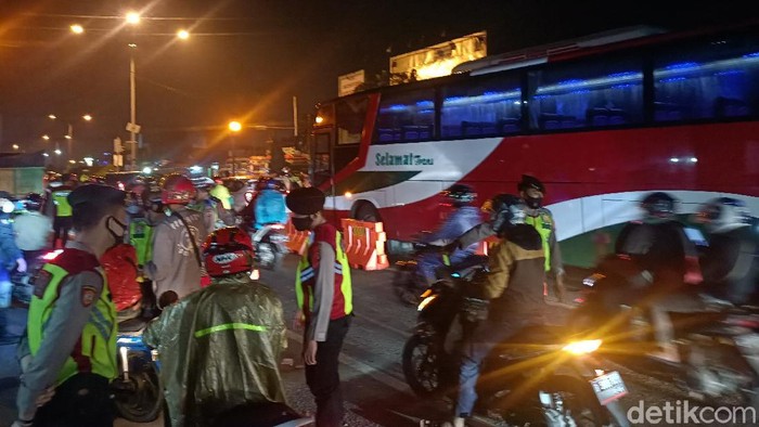 Putar Balik Kendaran di Karawang