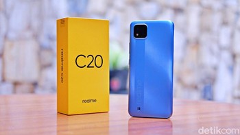 Realme C20 yang membawa baterai 5.000 mAh ini dibanderol Rp 1.249.000. Foto: Adi Fida Rahman/detikINET