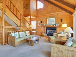 Potret Sarang Cinta Rahasia Bill Gates dan Mantannya