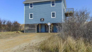 Eksterior depan rumah. Setiap musim semi, Bill Gates menghabiskan long weekend di rumah Winblad di North Carolina. Foto: dok TruPlace Premium Property Visual
