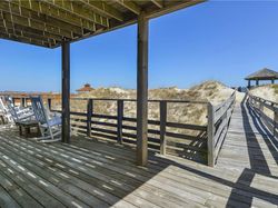 Potret Sarang Cinta Rahasia Bill Gates dan Mantannya