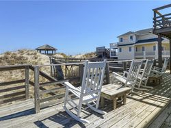 Potret Sarang Cinta Rahasia Bill Gates dan Mantannya