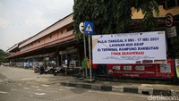 Pascaditetapkannya larangan mudik 2021 oleh pemerintah, Terminal Kampung Rambutan hanya memperbolehkan angkutan dengan rute dalam kota.
