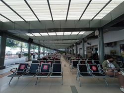 Larangan Mudik Berlaku, Stasiun Pasar Senen Sepi